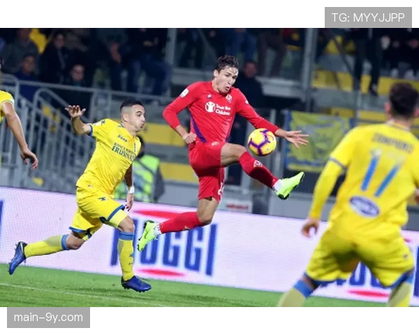 弗罗西诺内年轻门将获颁四月最佳扑救奖，擅长出击成特点